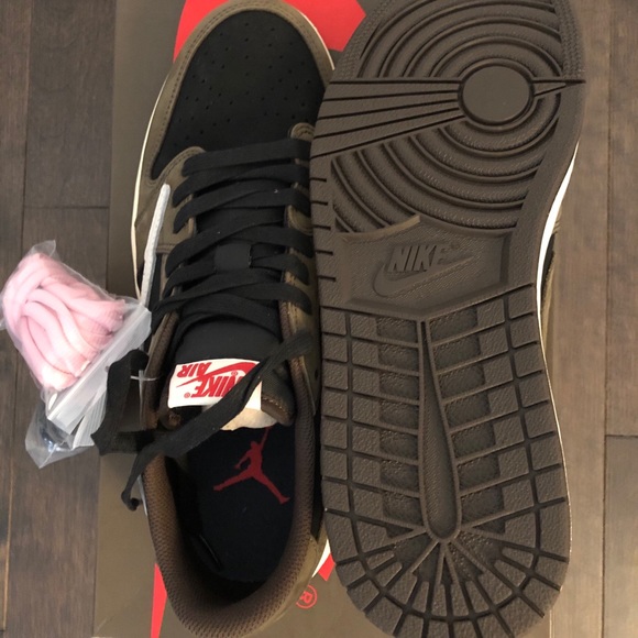 Jordan 1 Travis Scott low - Picture 8 of 12